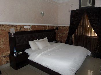 Dilic Hotel Mobushipe Екстер'єр фото